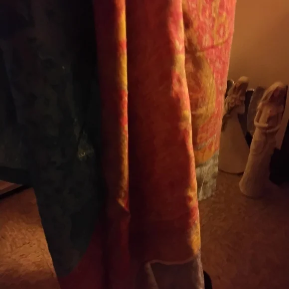 Sofia Cashmere Wrap/Scarf NWTS - Picture 4 of 13